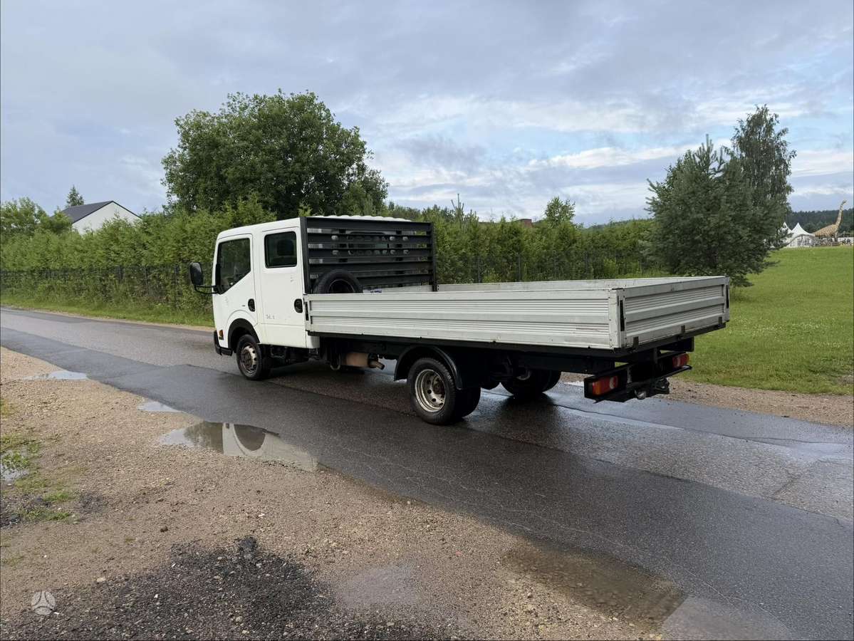 Nissan Cabstar, dropside trucks