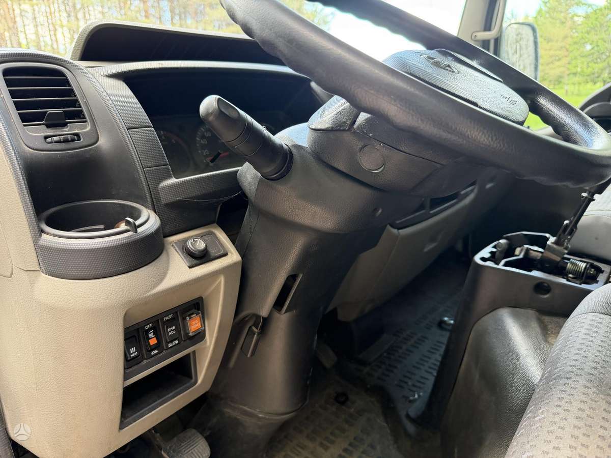Nissan Cabstar, dropside trucks