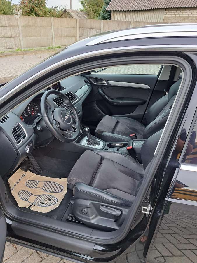 Audi Q3, 2.0 l., Внедорожник / Кроссовер
