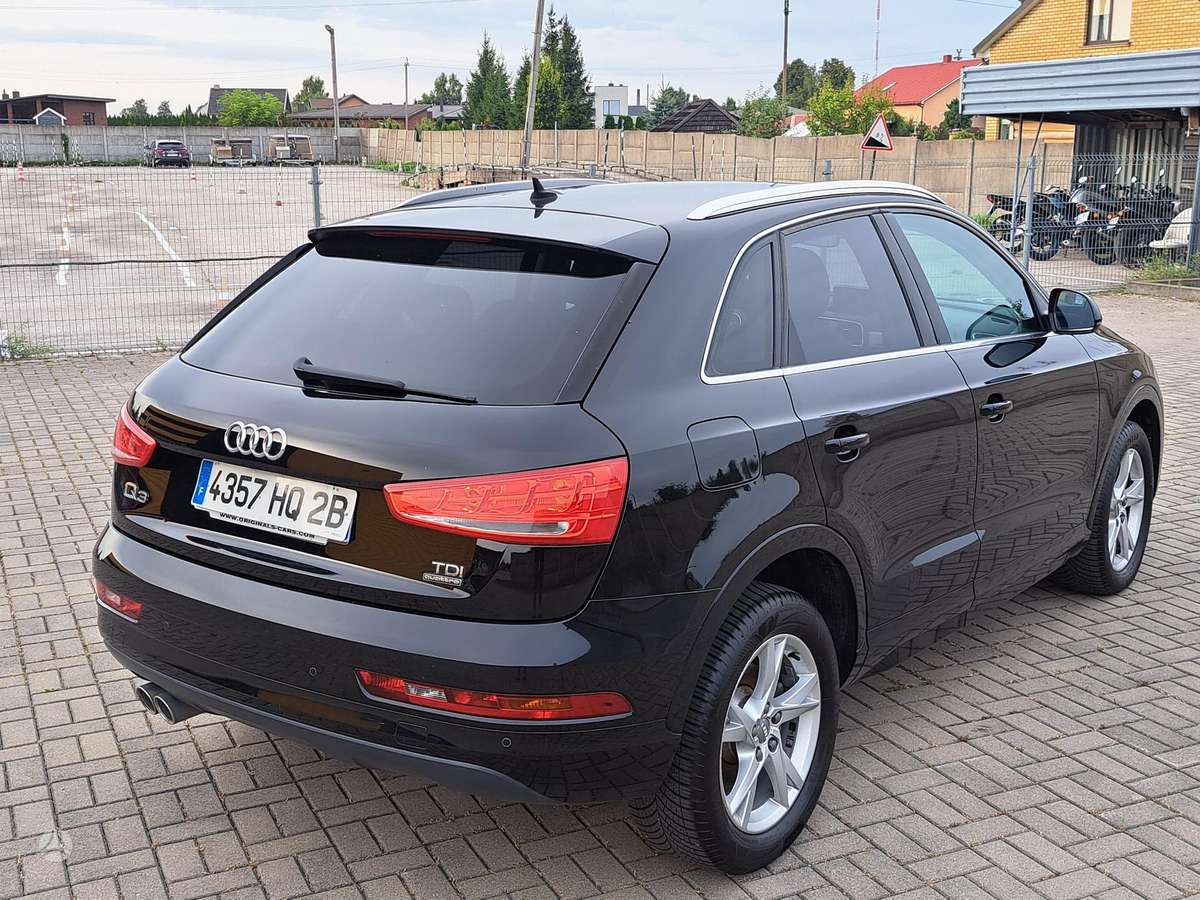 Audi Q3, 2.0 l., off-road / crossover