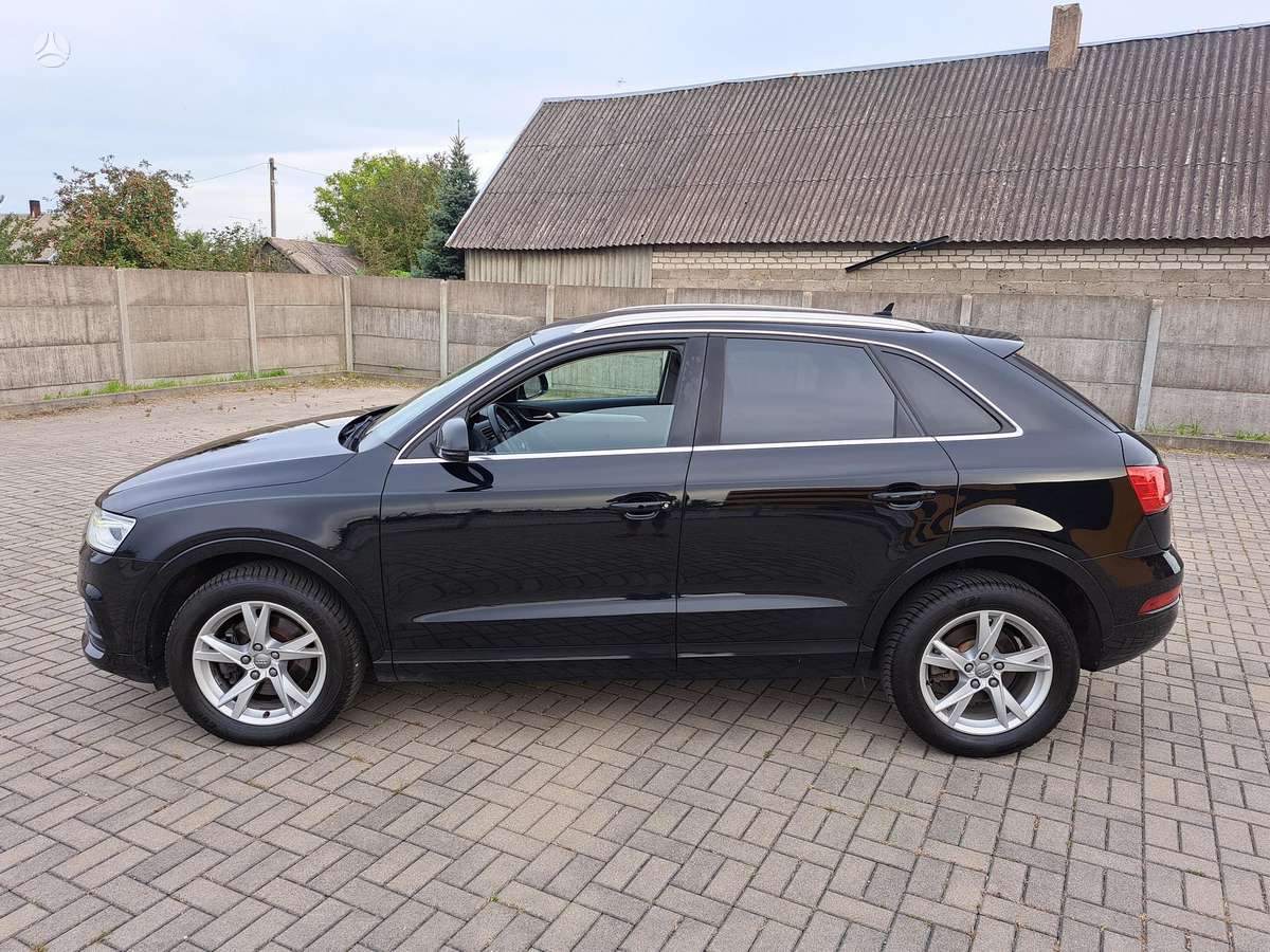 Audi Q3, 2.0 l., off-road / crossover