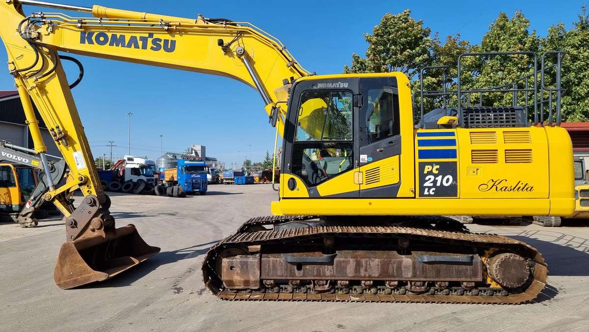 Komatsu PC 210 LC-11E0, экскаваторы