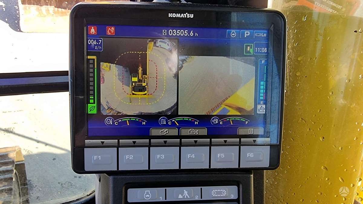 Komatsu PC 210 LC-11E0, excavator