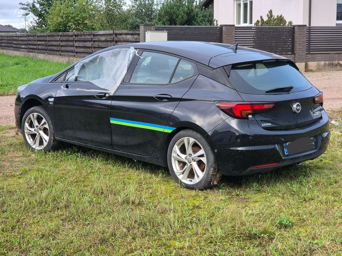 Opel Astra, 1.2 l., Хэтчбек