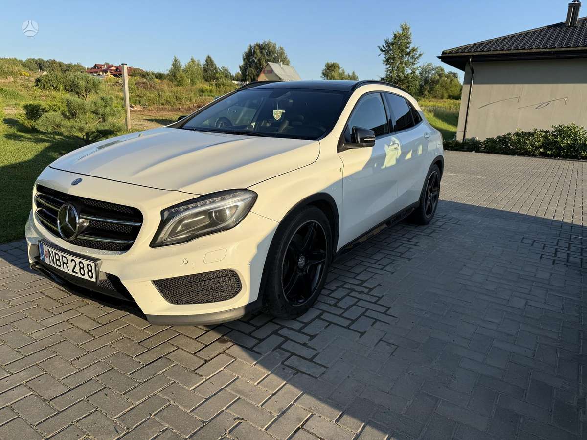 Mercedes-Benz GLA220 - 2