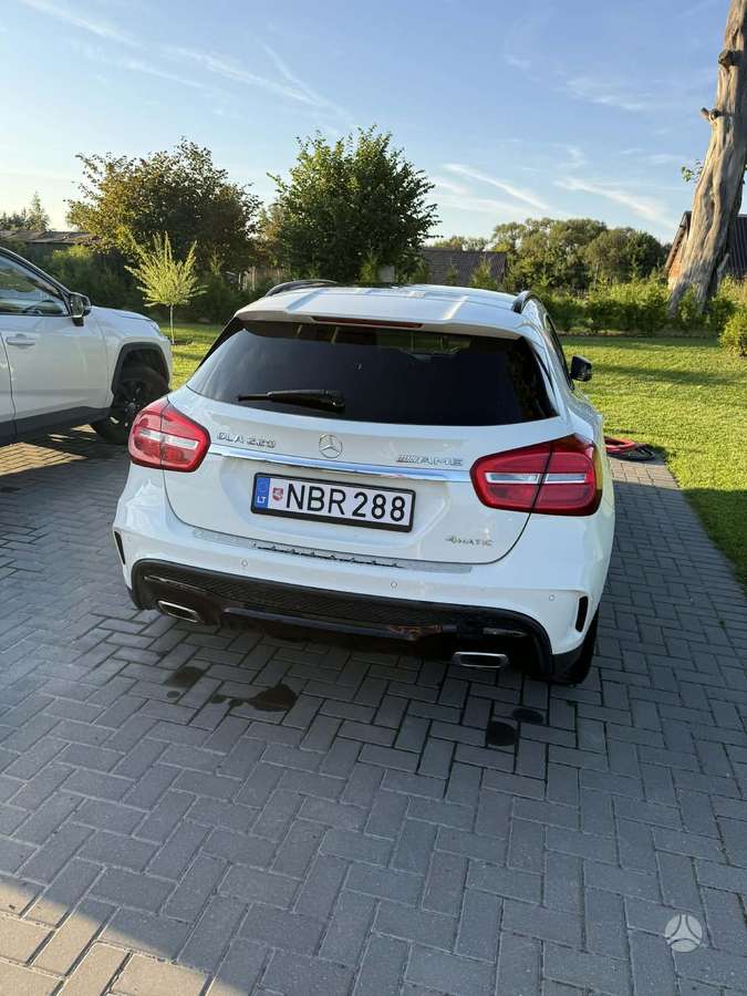 Mercedes-Benz GLA220 - 4
