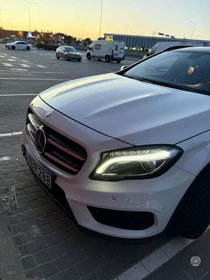 Mercedes-Benz GLA220 - 9