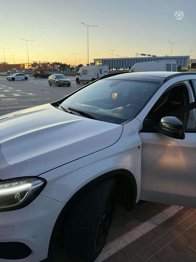 Mercedes-Benz GLA220 - 10