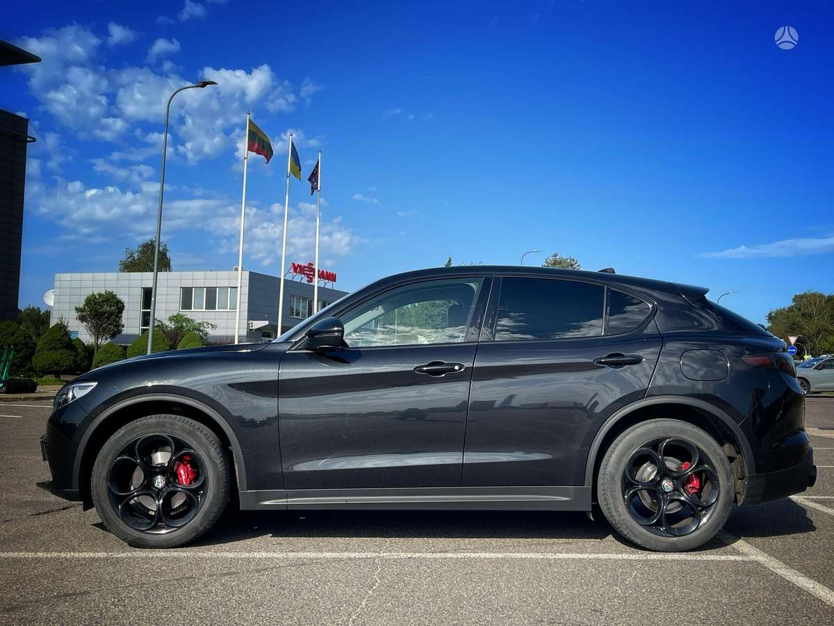 Alfa Romeo Stelvio - 4