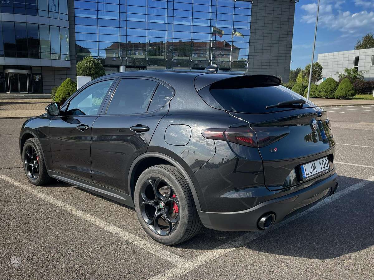 Alfa Romeo Stelvio - 5