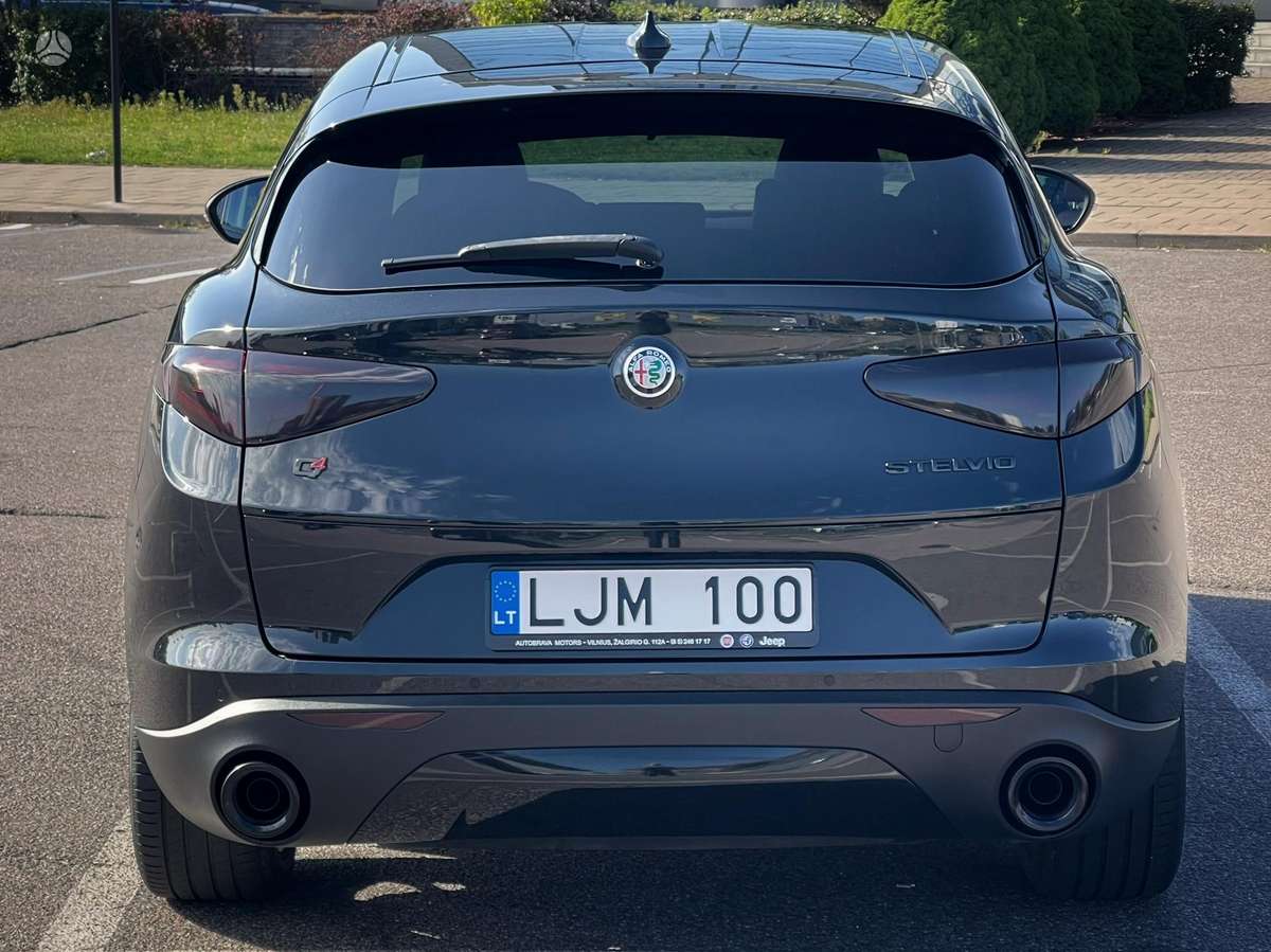Alfa Romeo Stelvio - 6