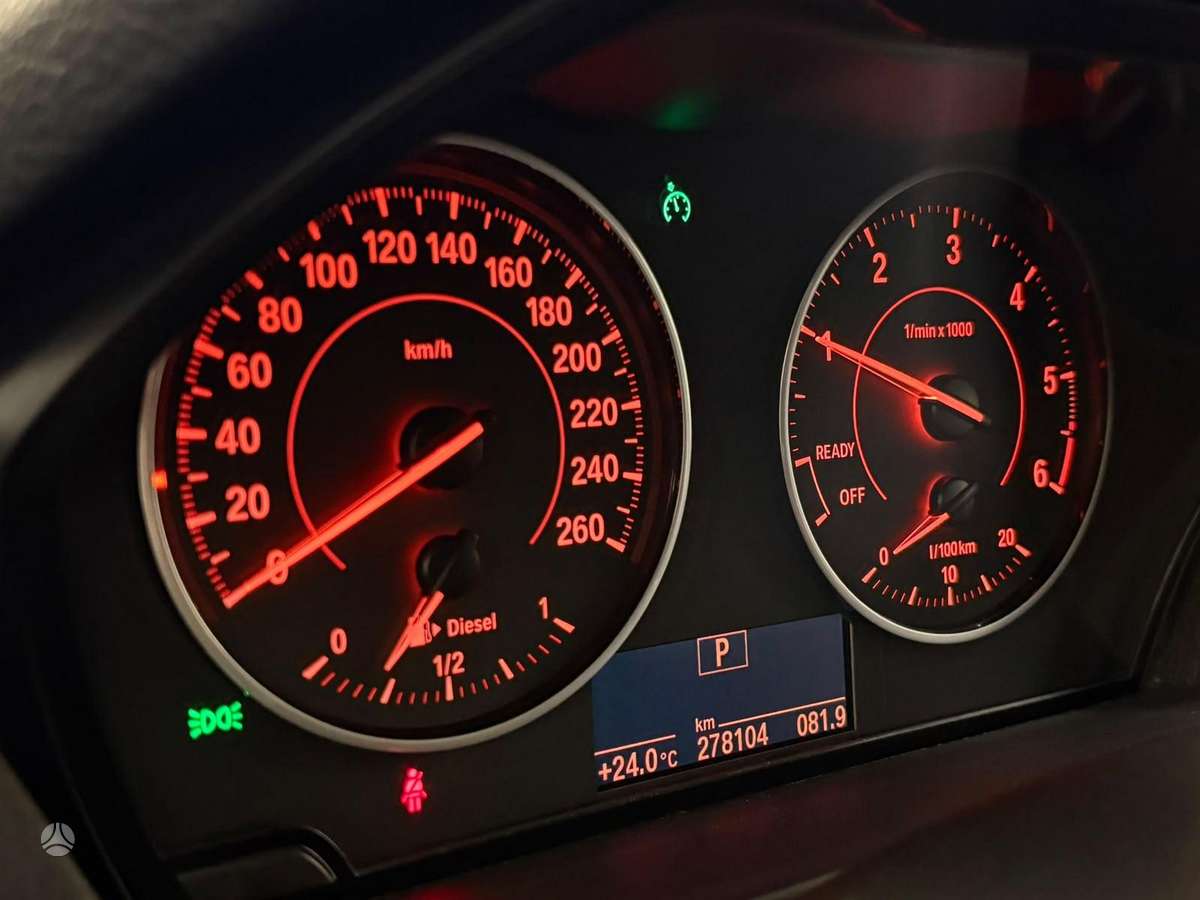 BMW 120, 1.5 l., hatchback