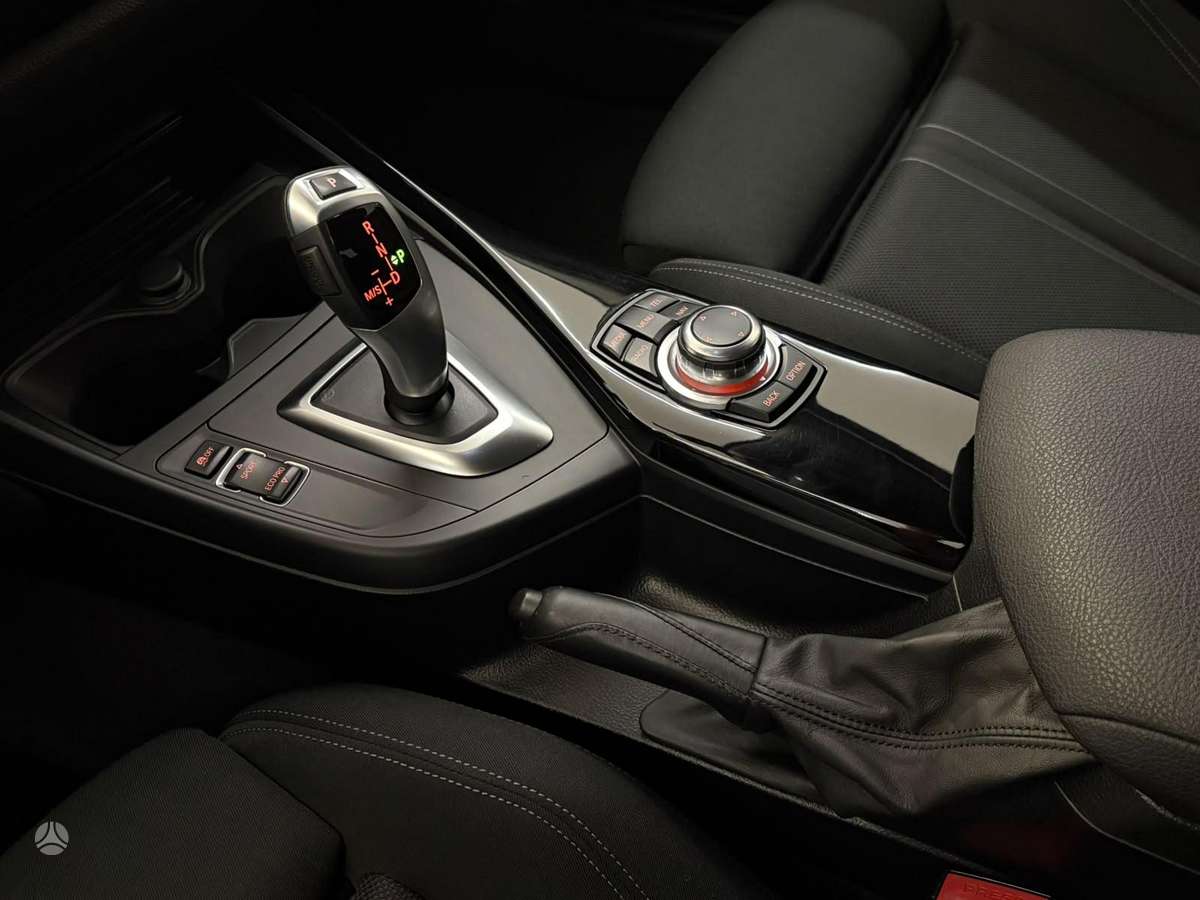 BMW 120, 1.5 l., hatchback