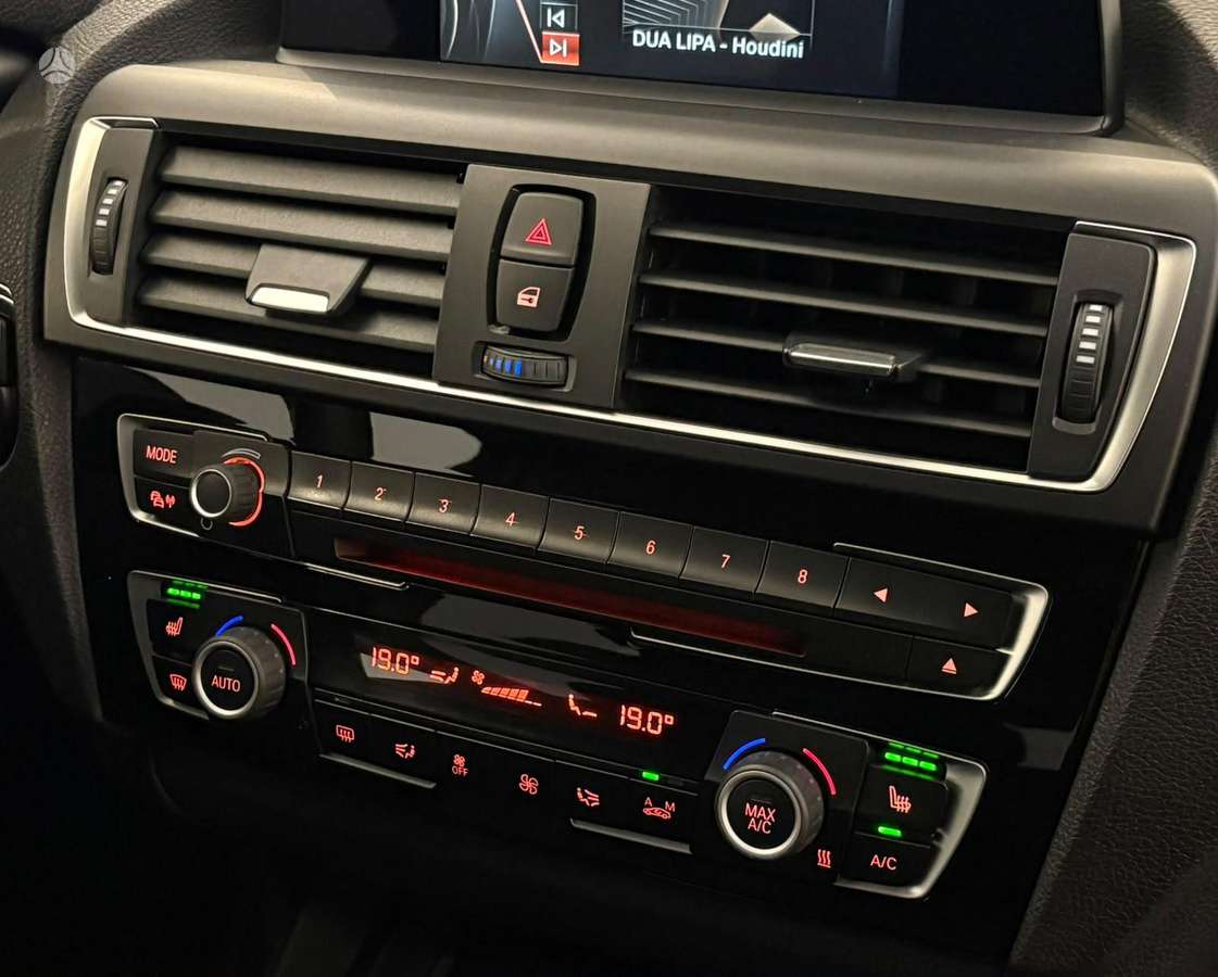 BMW 120, 1.5 l., hatchback