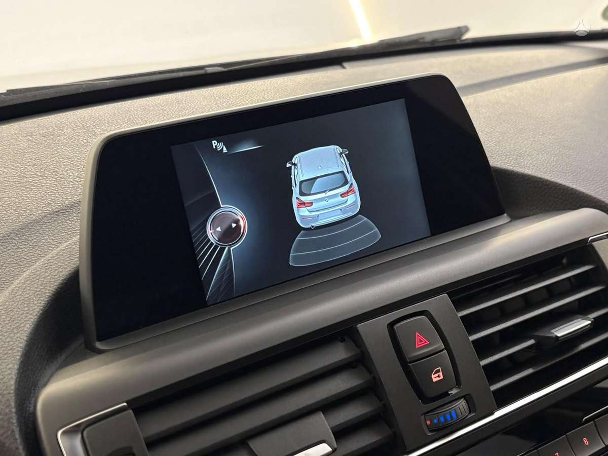 BMW 120, 1.5 l., hatchback