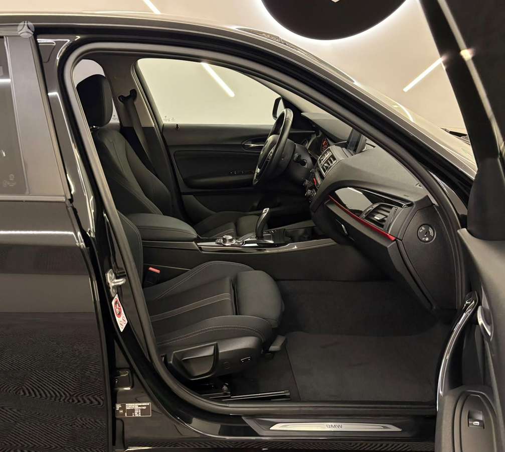 BMW 120, 1.5 l., hatchback