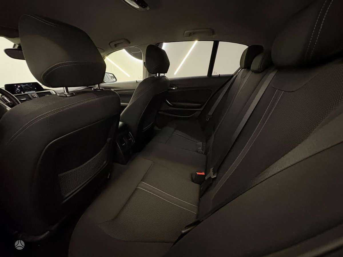 BMW 120, 1.5 l., hatchback
