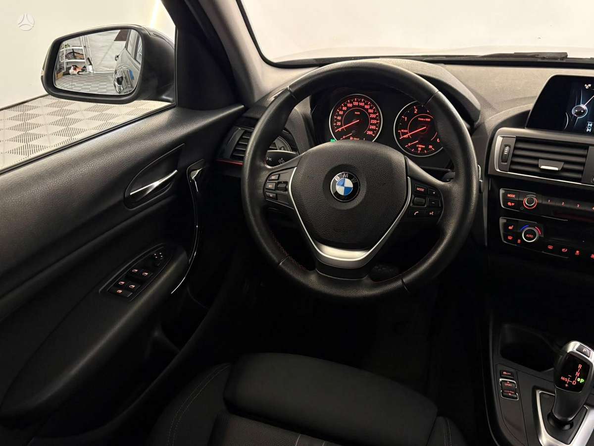 BMW 120, 1.5 l., hatchback