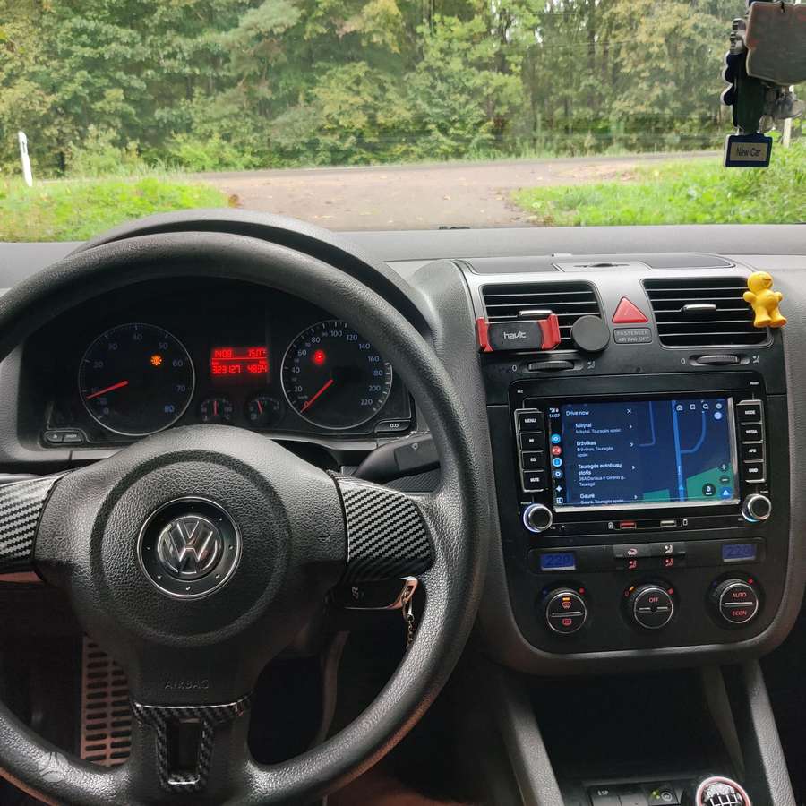 Volkswagen Golf - 1