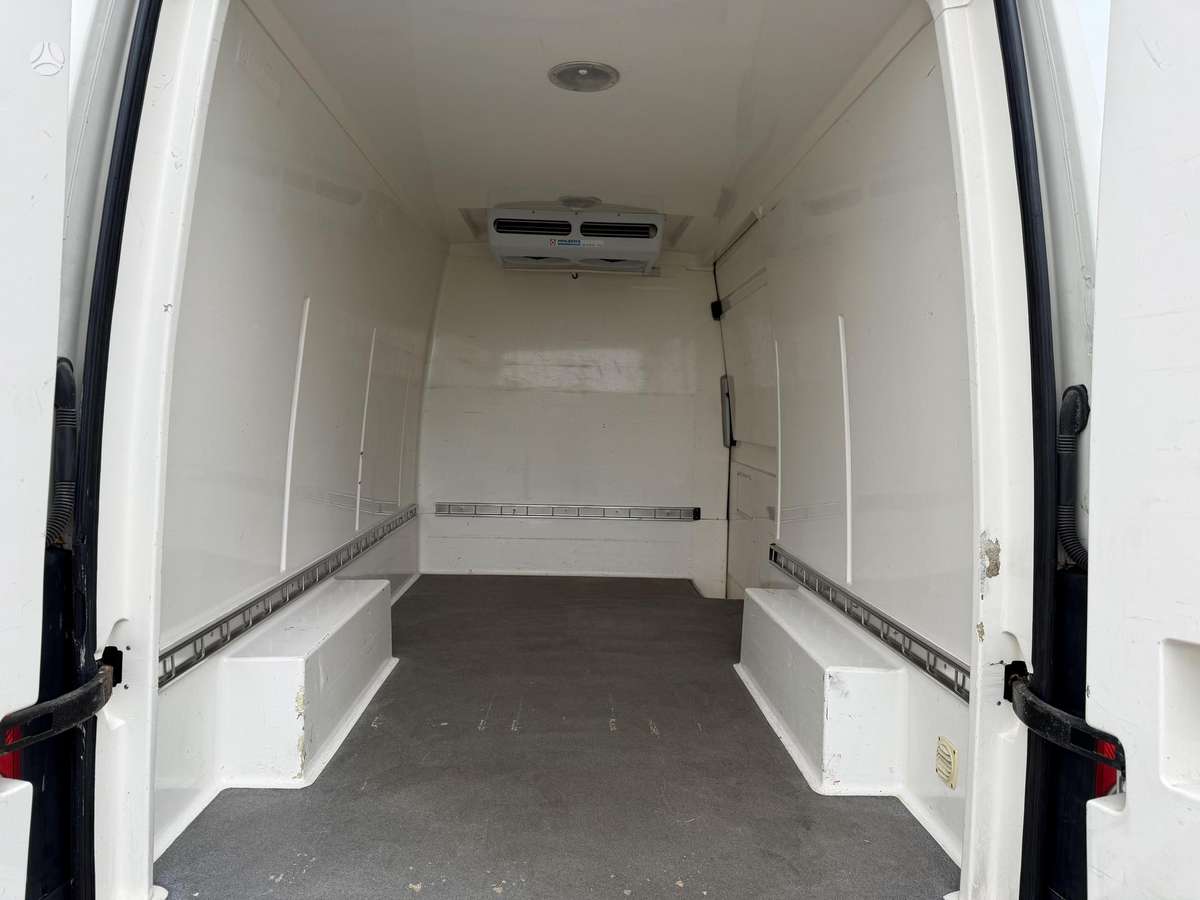 Volkswagen Crafter - 2