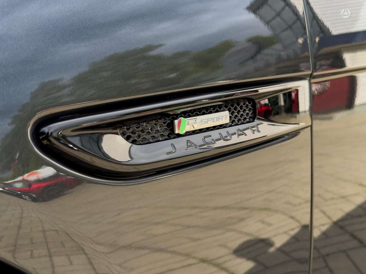 Jaguar XF - 3