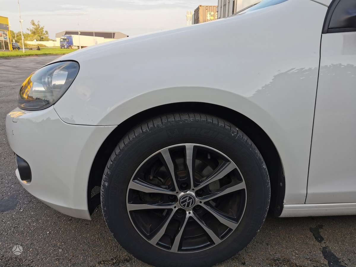 Volkswagen Golf, 1.6 l., hatchback