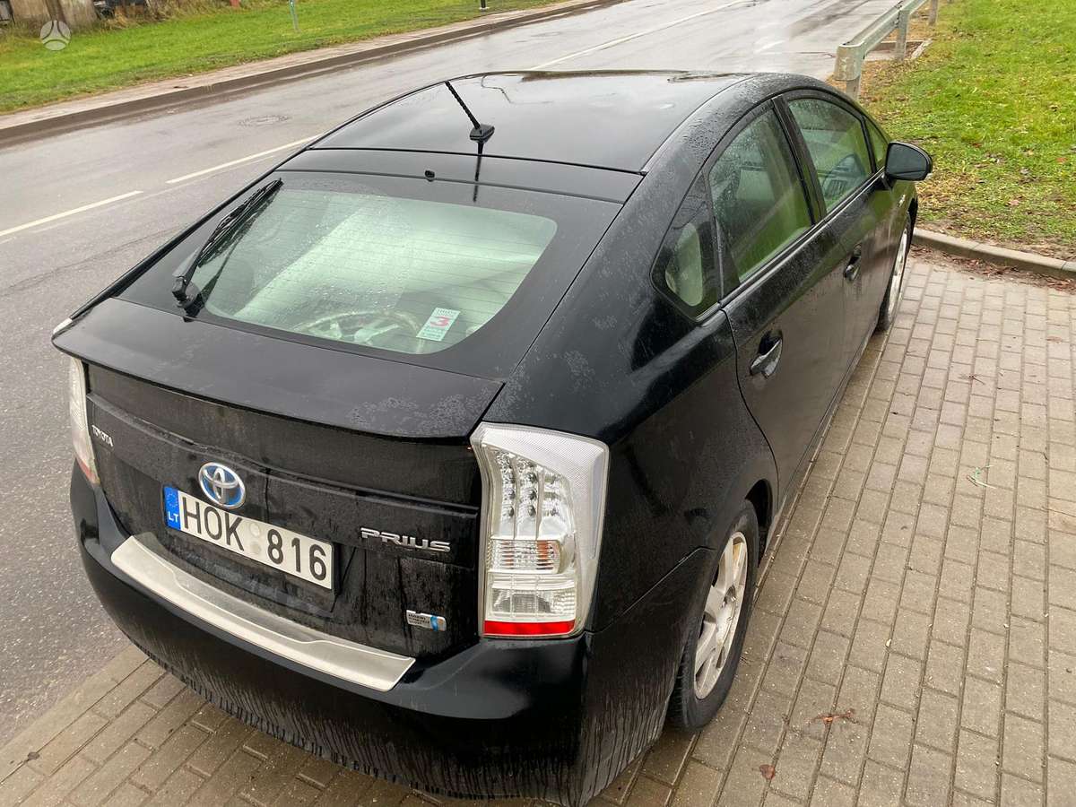 Toyota Prius - 3