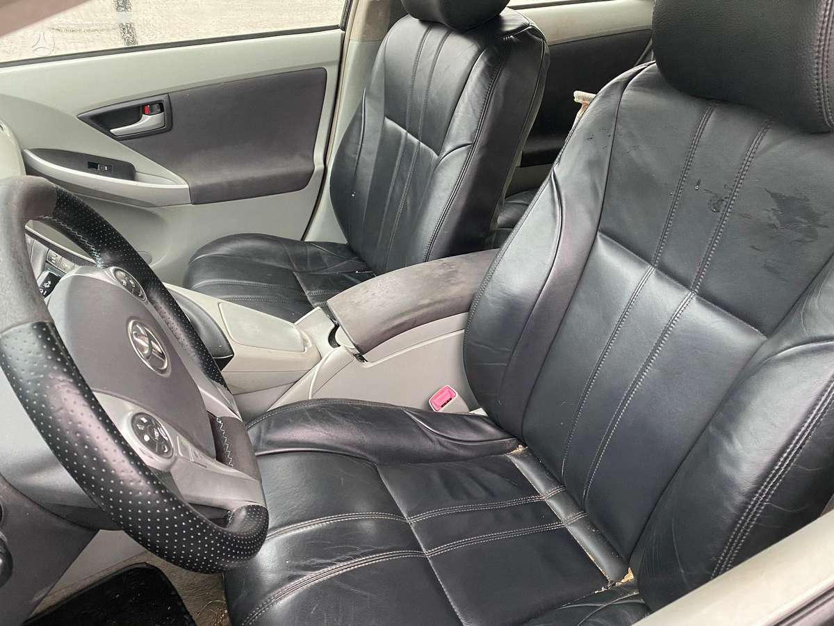 Toyota Prius - 5
