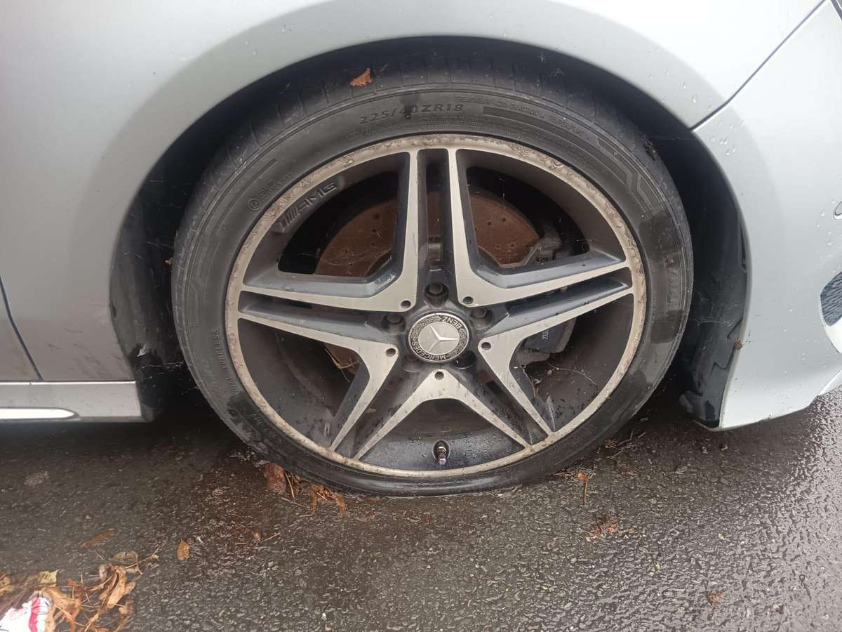 Mercedes-Benz CLA220 dalimis