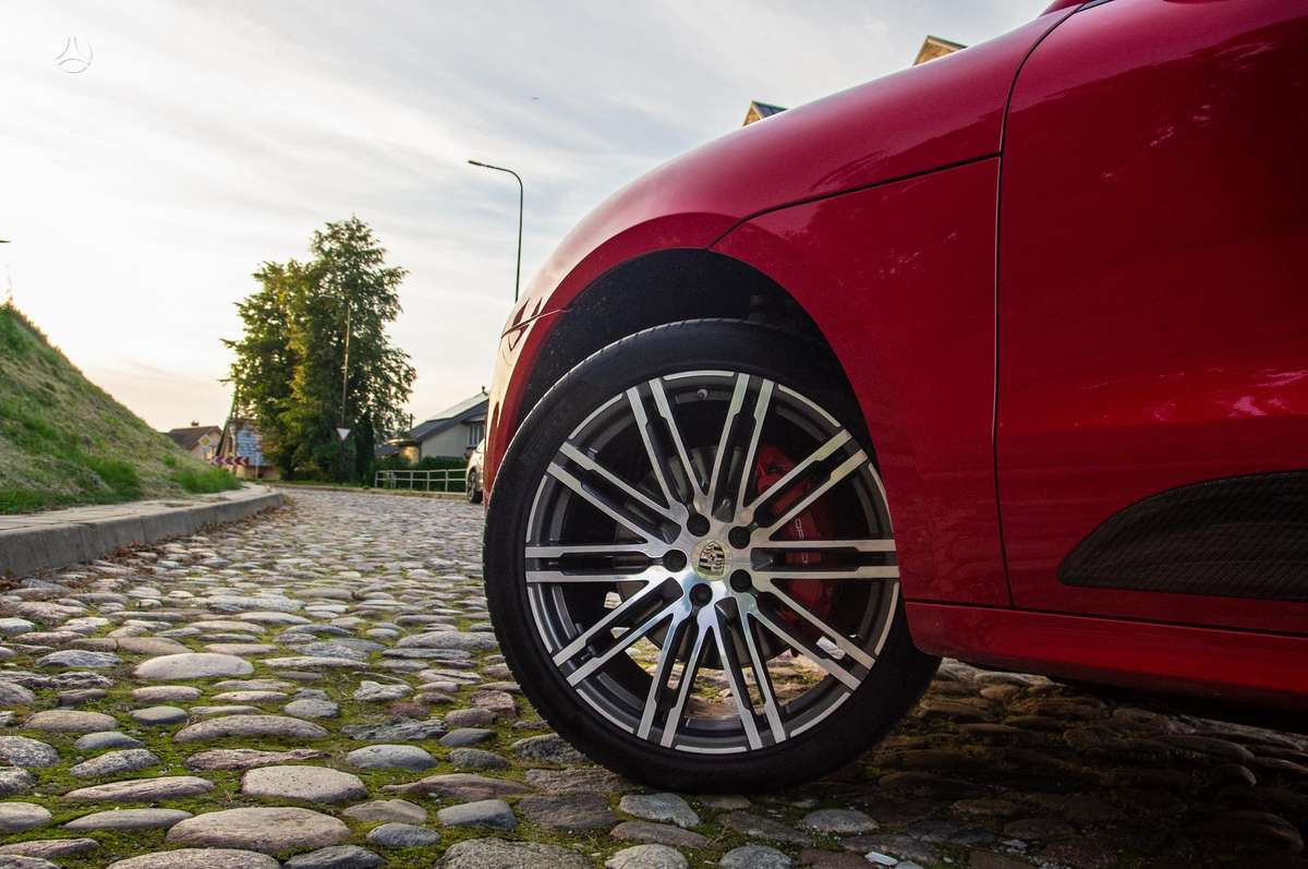 Porsche Macan - 8