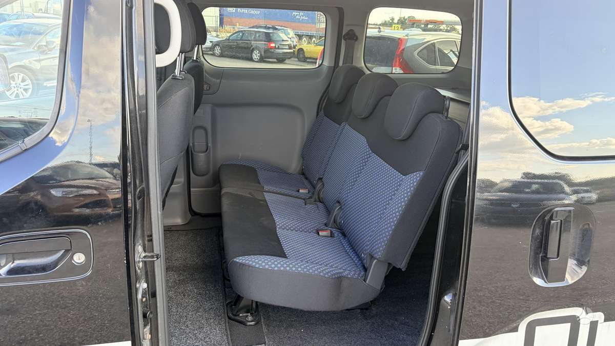Nissan NV200 - 10