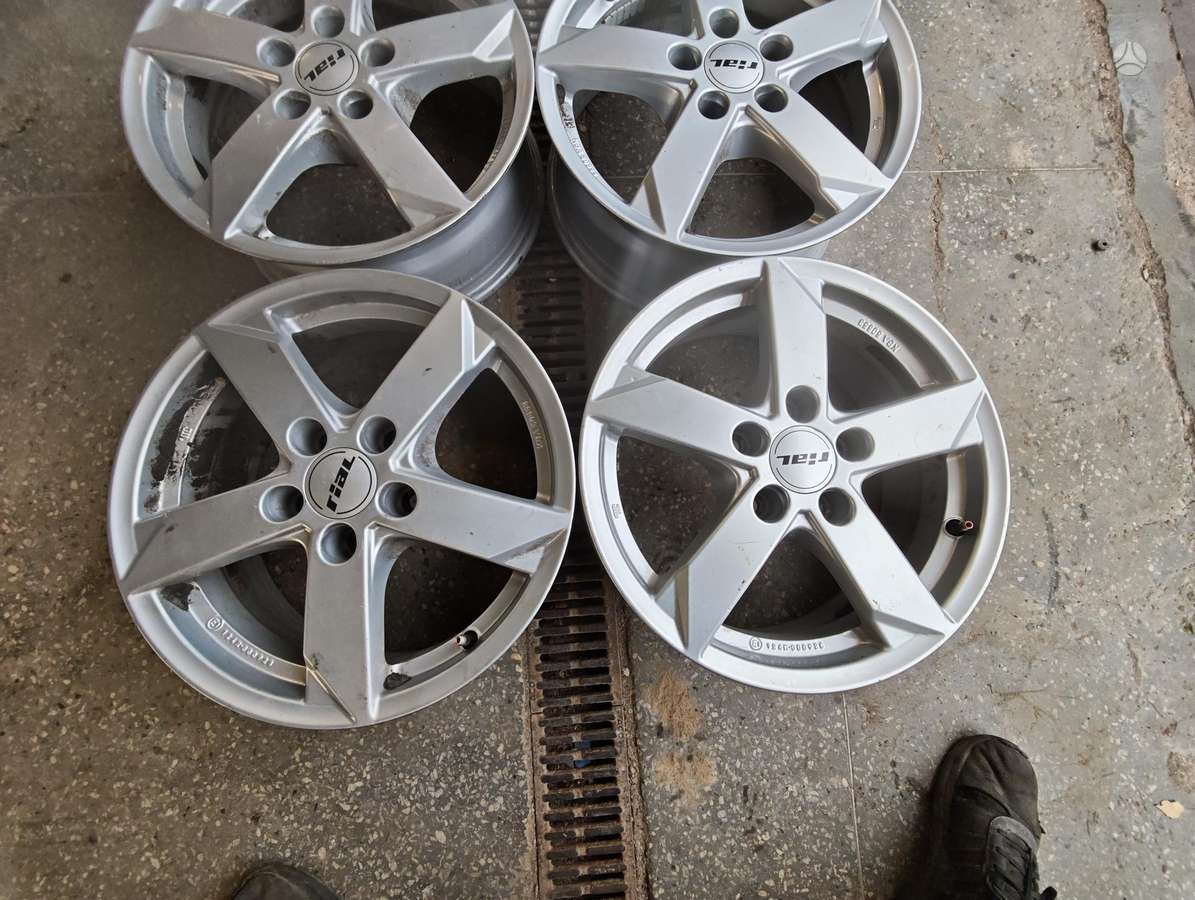Volkswagen Tauran, light alloy, R16