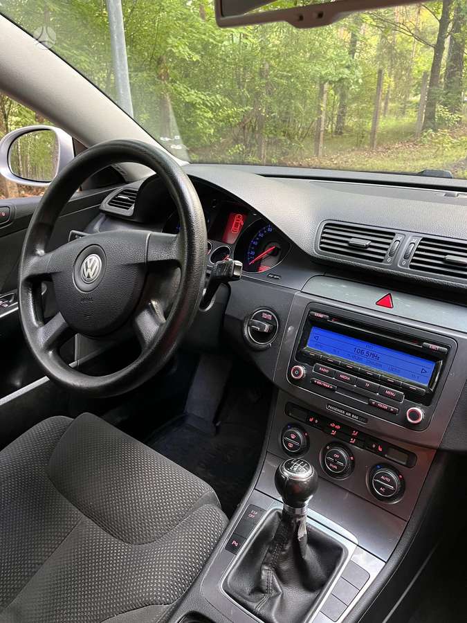 Volkswagen Passat - 2