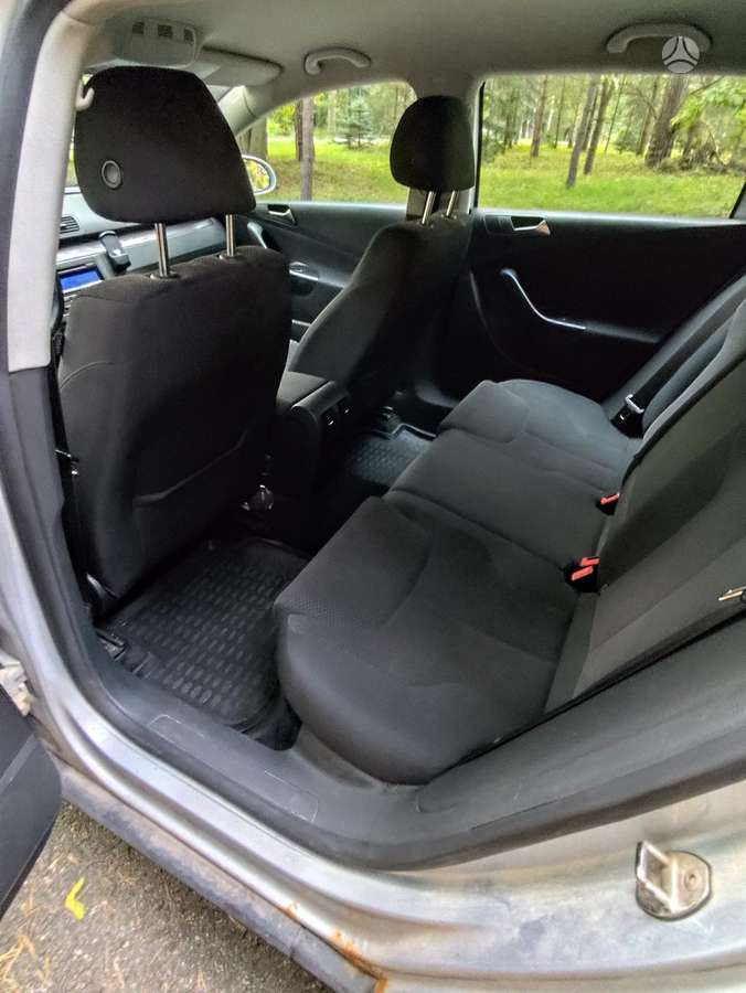 Volkswagen Passat - 8