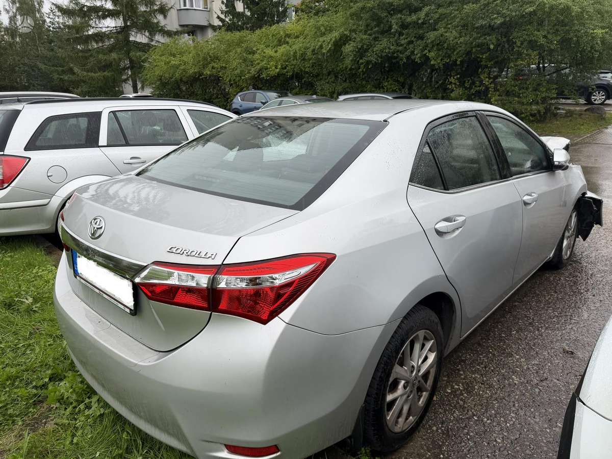 Toyota Corolla - 4