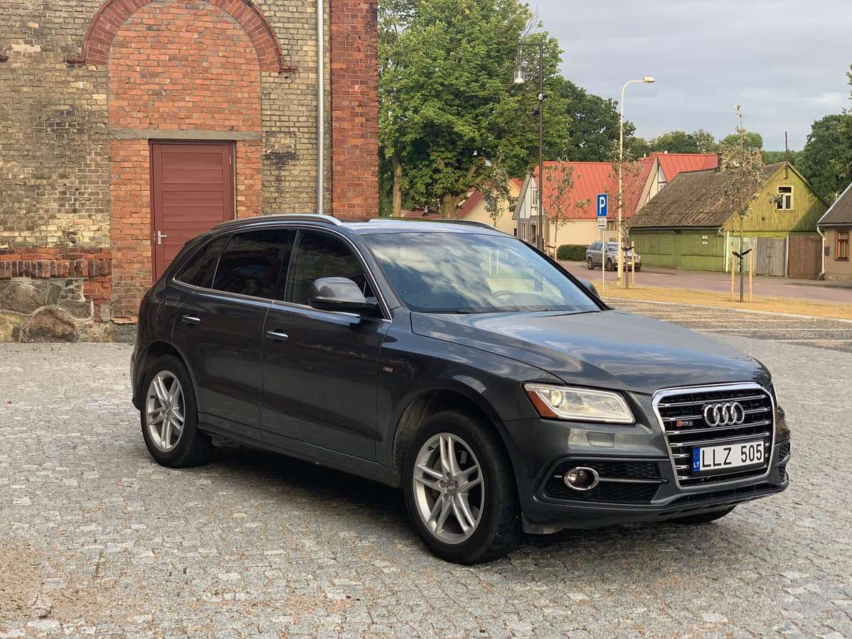 Audi Q5, 3.0 l., off-road / crossover