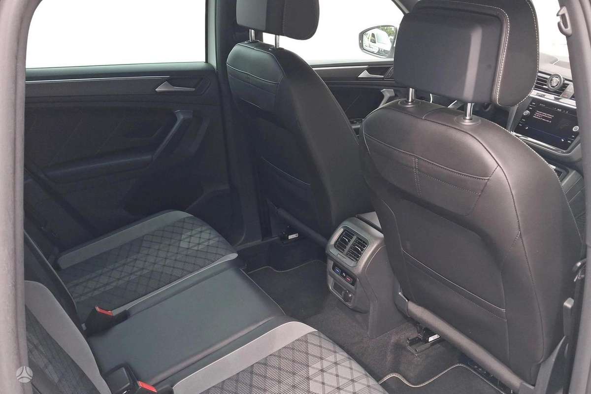 Volkswagen Tiguan - 8