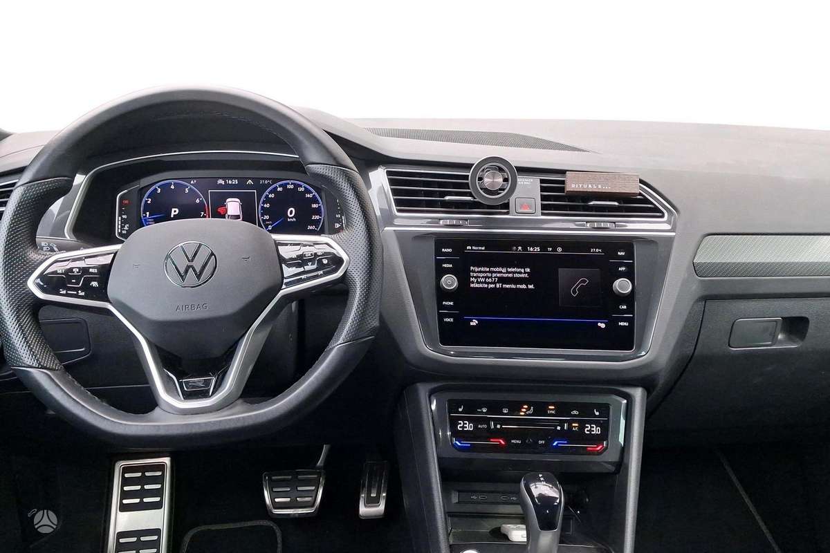 Volkswagen Tiguan - 9