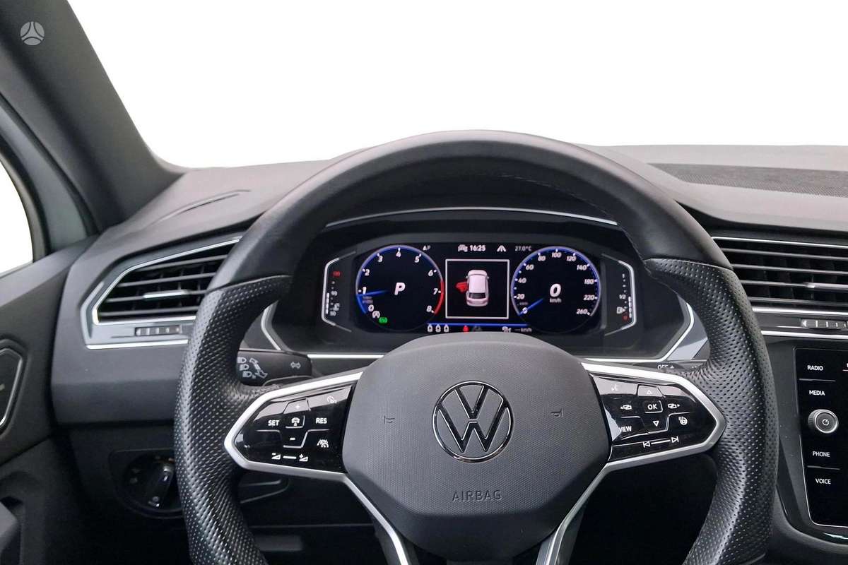 Volkswagen Tiguan - 10
