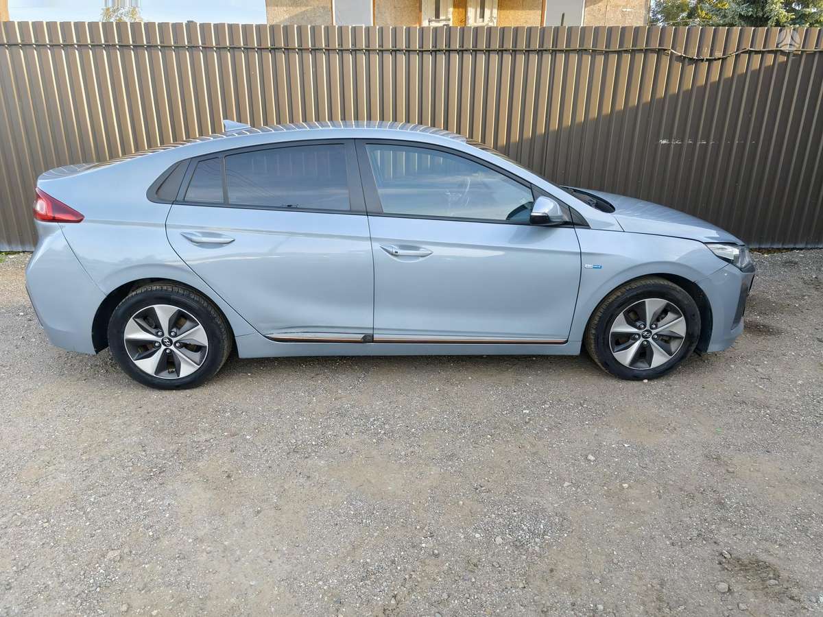Hyundai IONIQ - 5