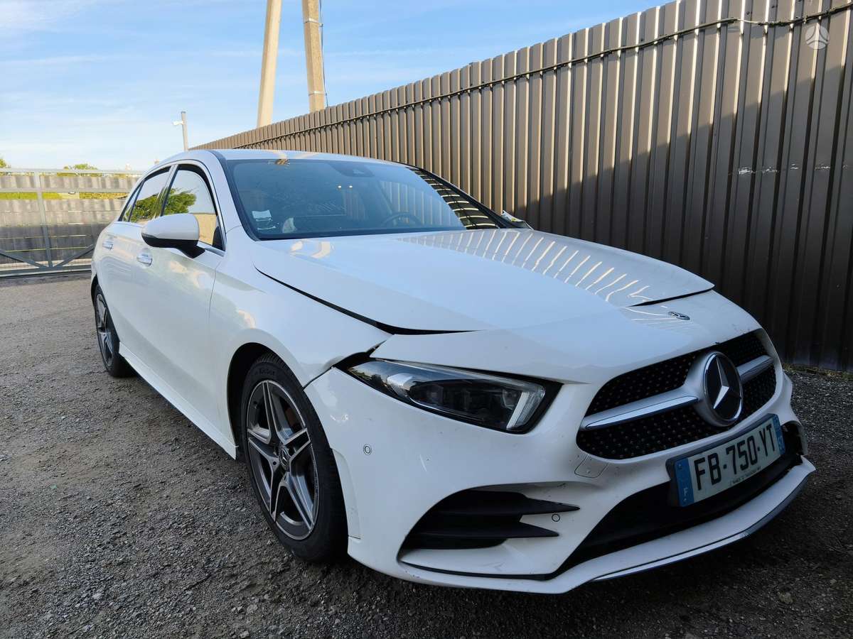 Mercedes-Benz A180 - 1
