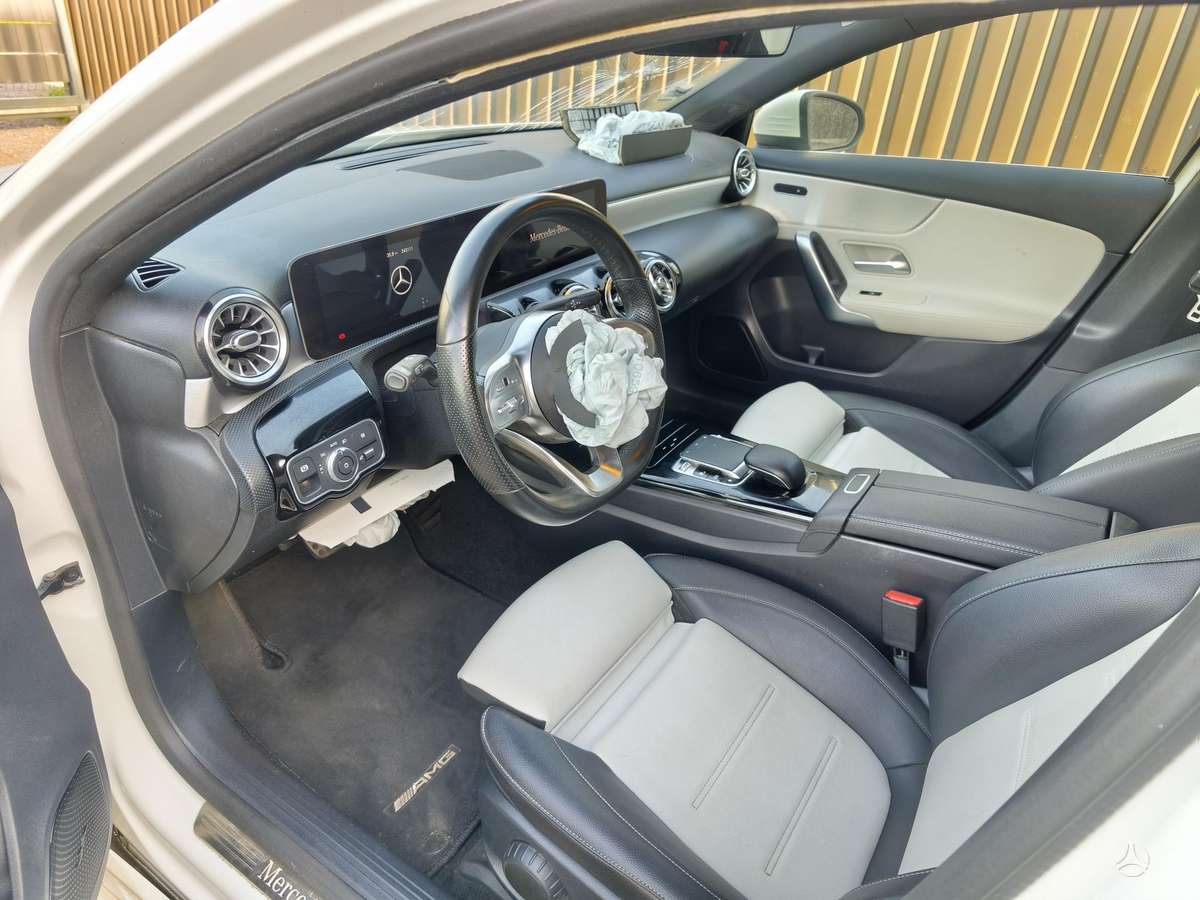 Mercedes-Benz A180 - 10