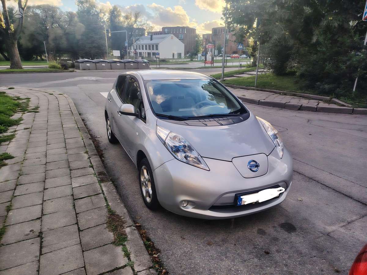 Nissan Leaf, 24 кВт·ч, Хэтчбек