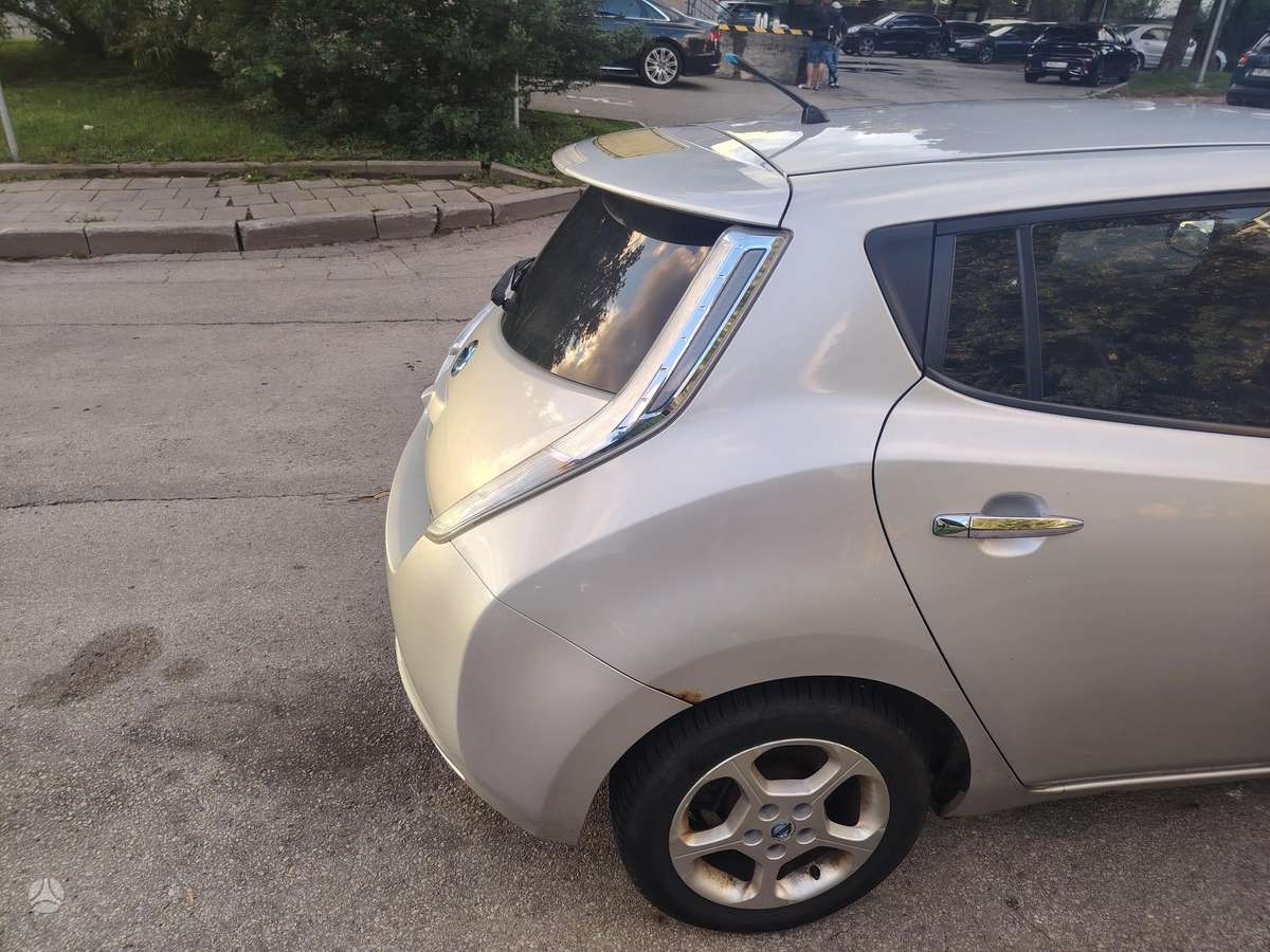 Nissan Leaf, 24 кВт·ч, Хэтчбек