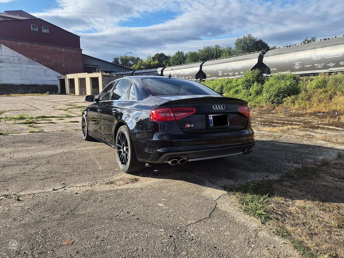 Audi S4, 3.0 l., Седан