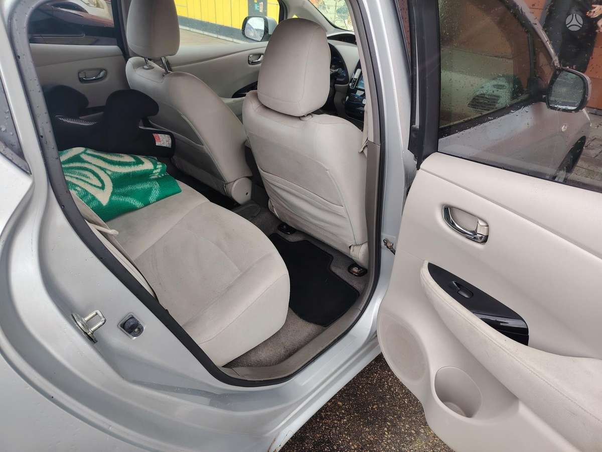 Nissan Leaf, 24 кВт·ч, Хэтчбек