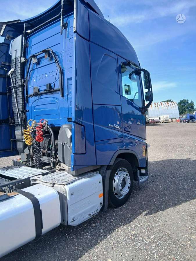 Volvo FH, 2 спальных места