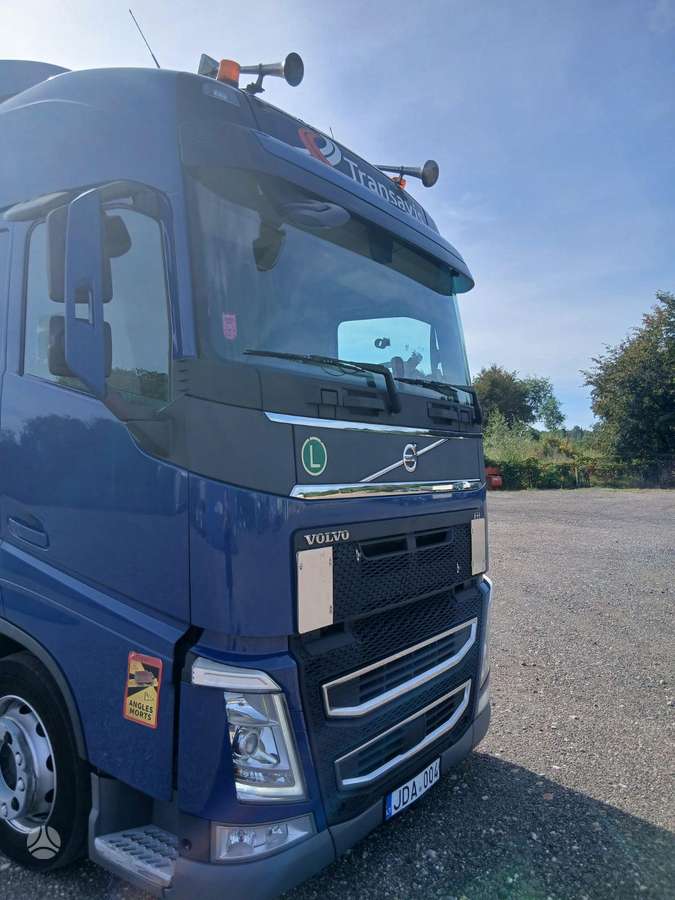 Volvo FH, 2 спальных места