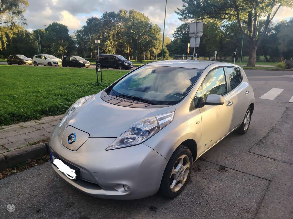 Nissan Leaf, 24 кВт·ч, Хэтчбек