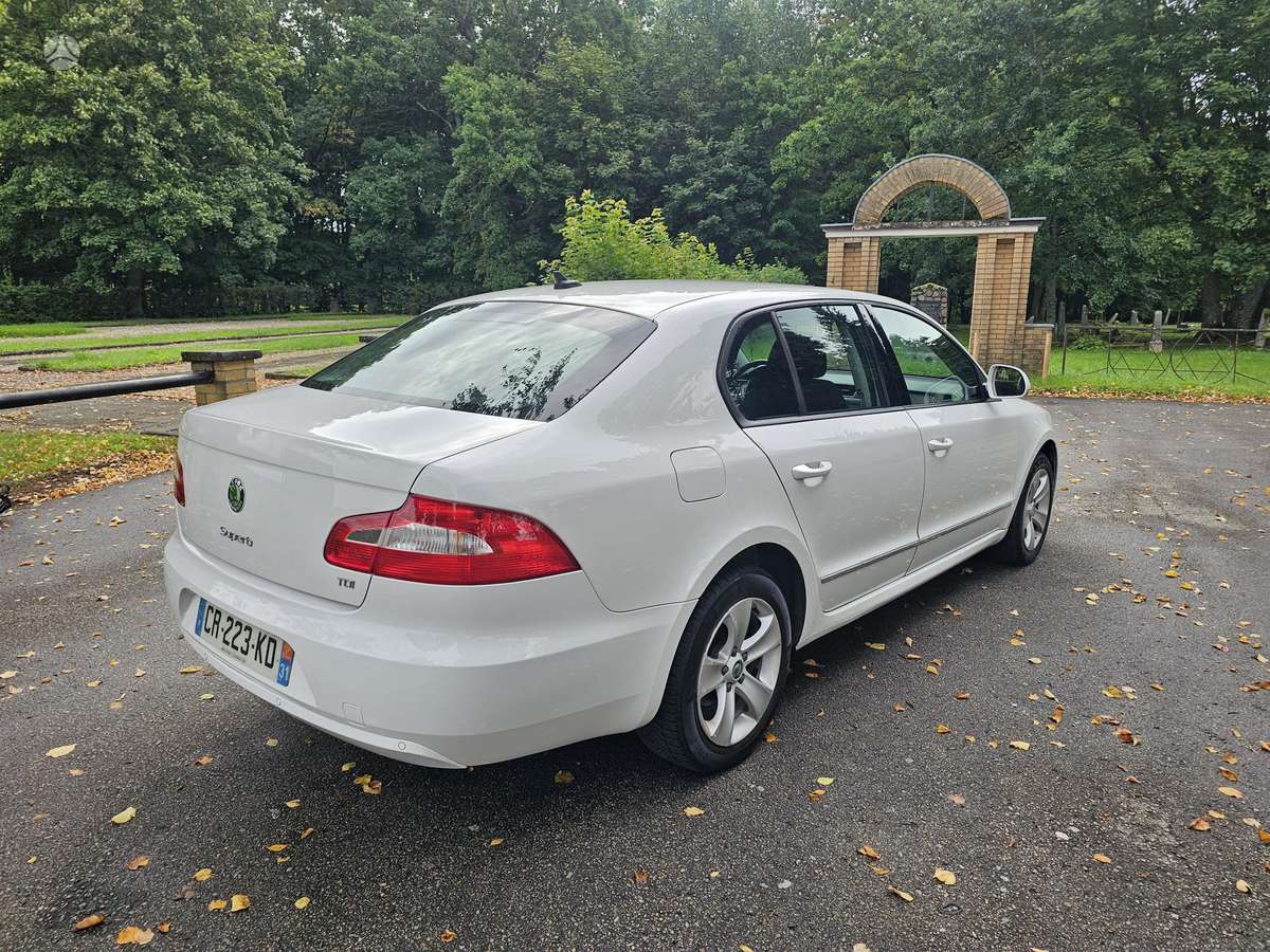 Škoda Superb - 8